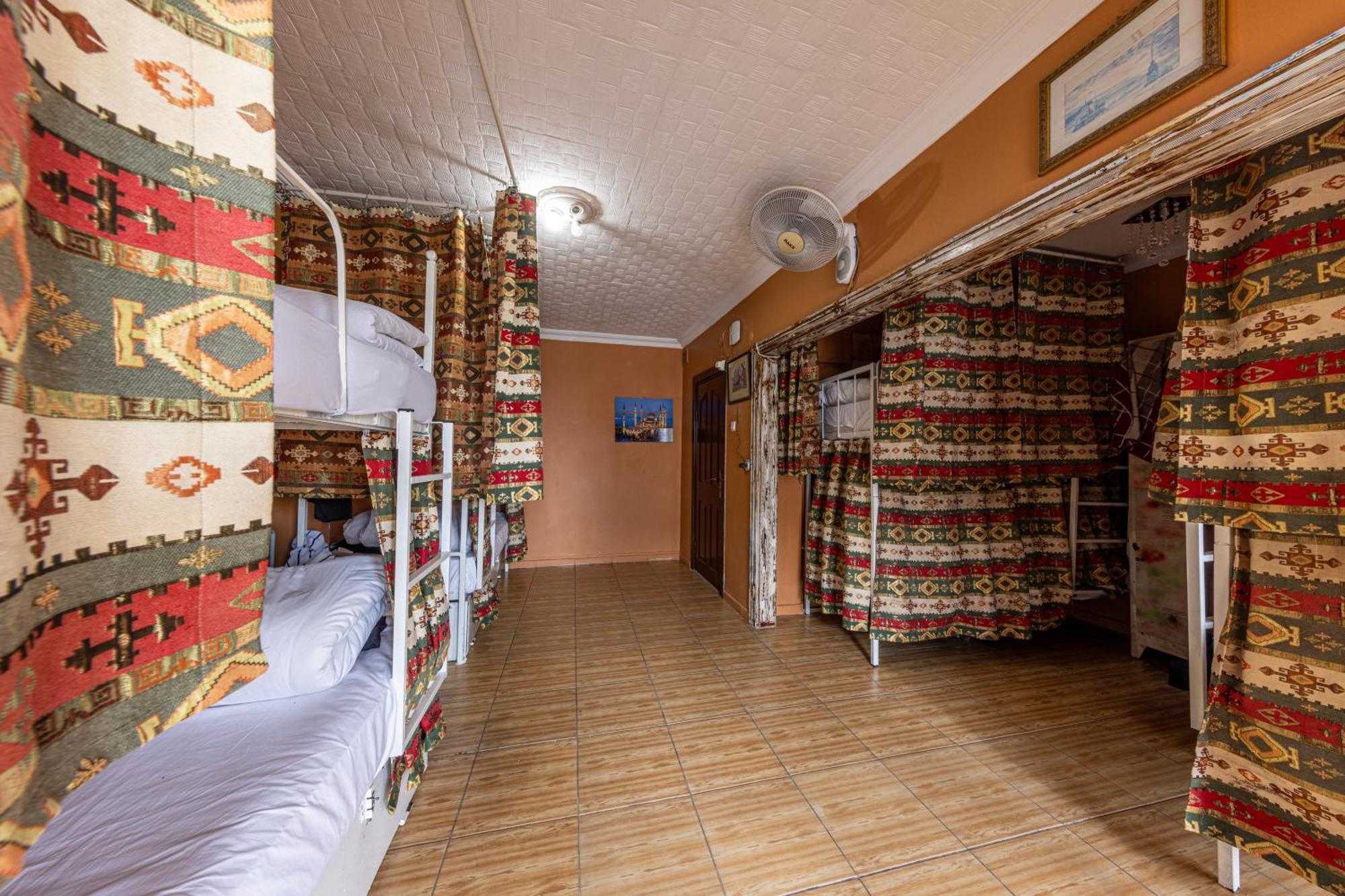 Bahaus Guesthouse Hostel Istanbul Exterior foto