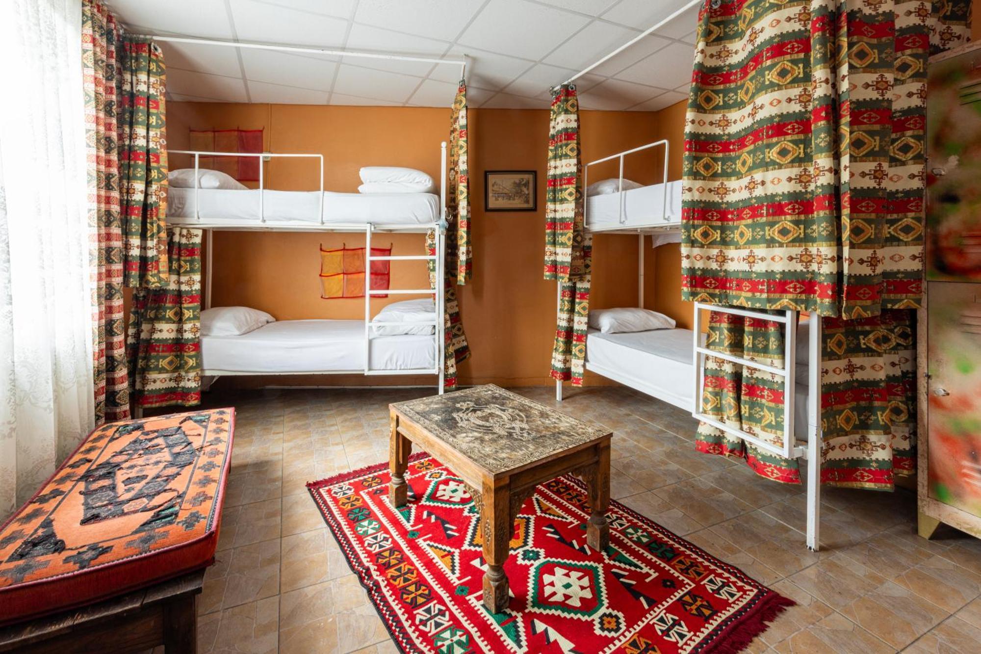 Bahaus Guesthouse Hostel Istanbul Exterior foto