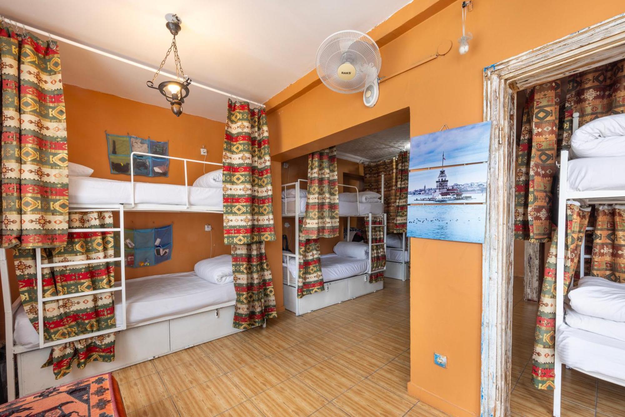 Bahaus Guesthouse Hostel Istanbul Exterior foto